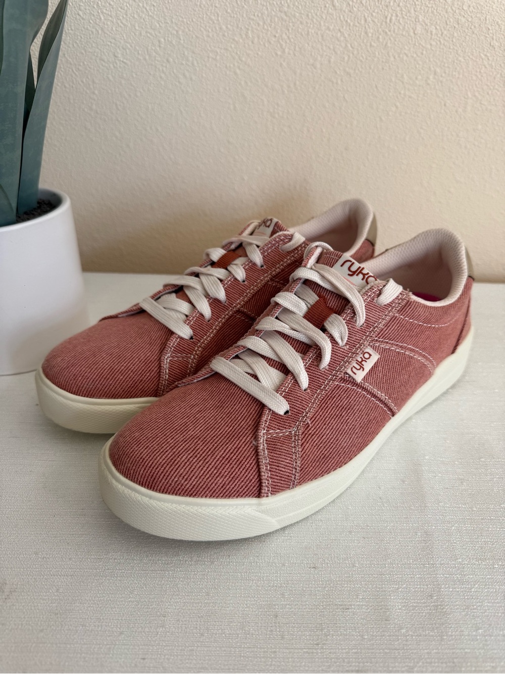 New RYKA Classic Women's Sneakers in Dusty Rose Canvas and Cream - Picture 3 of 10
